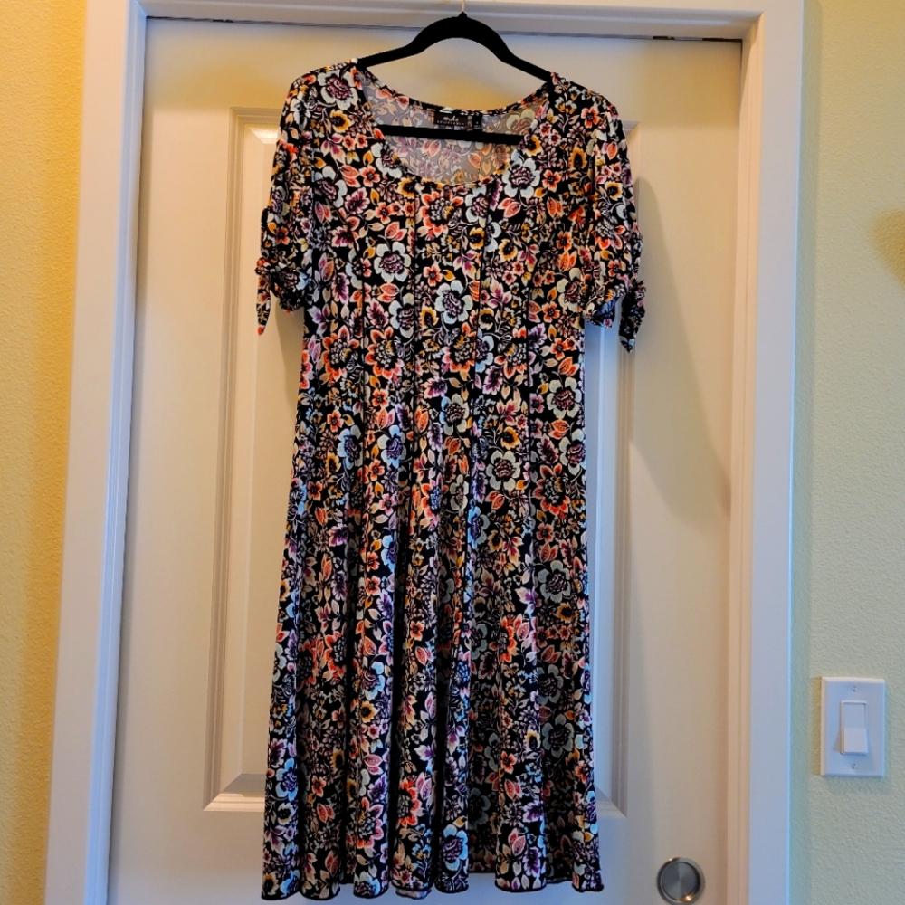 Floral Multicolor Women's Dress By MDS CALIFORNIA.size Medium.